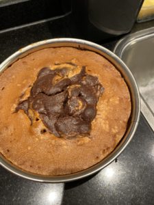 Oma's cake met Chocolade